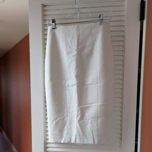 White Banana Republic pencil skirt